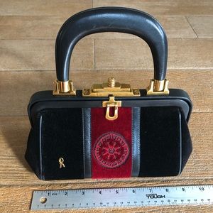 💕SOLD💕Roberta di Camerino vintage velvet handbag